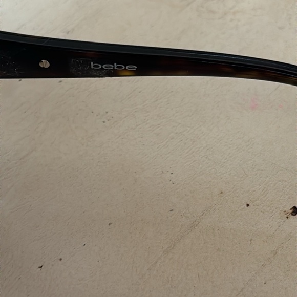 New pair of Bebe sunglasses - Picture 2 of 5